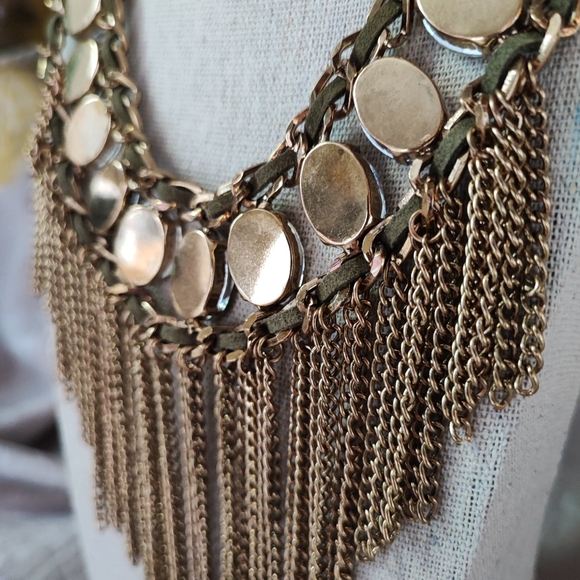 ALDO Brand Antique Brass Chain Topaz Faceted Oval Stones Olive Suede Necklace - Picture 4 of 9